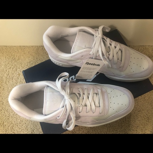 Brand new Reebok runners. Size 10. Lilac colour. - Picture 3 of 6